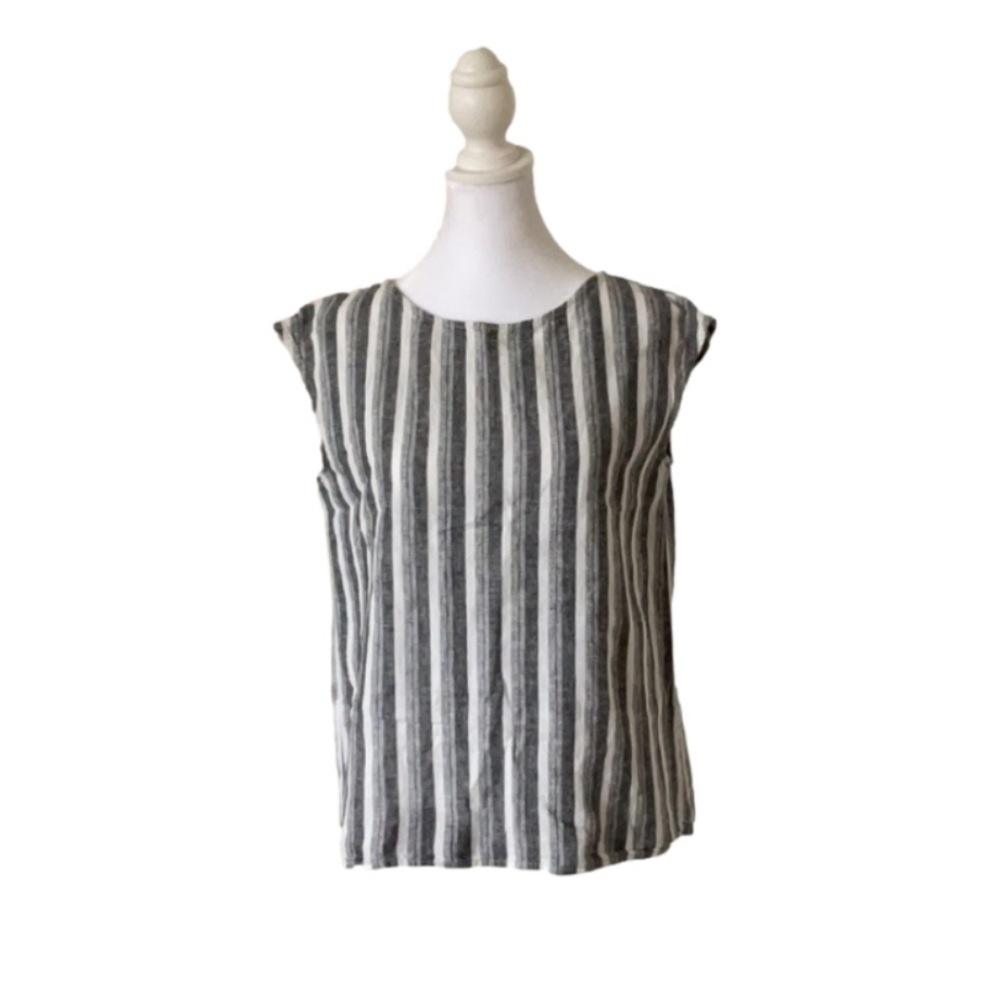 Max Studio Sleeveless Blouse